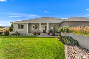 825 Briarwood Dr, East Wenatchee, WA 98802 - Photo 3