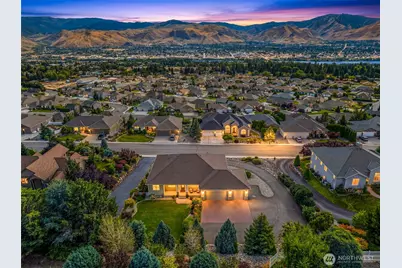 825 Briarwood Drive, East Wenatchee, WA 98802 - Photo 1