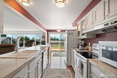 8101 McIntyre Lane NE, Bremerton, WA 98311 - Photo 15