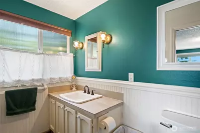8101 McIntyre Lane NE, Bremerton, WA 98311 - Photo 21