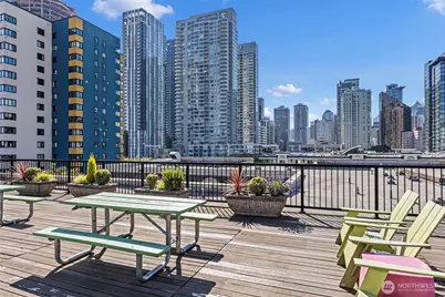 425 Vine Street #701, Seattle, WA 98121 - Photo 21