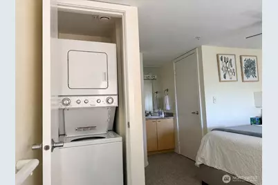 425 Vine Street #701, Seattle, WA 98121 - Photo 19