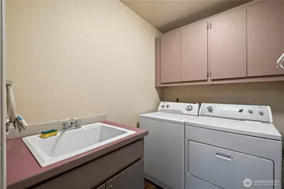 8906 10th Drive SE, Everett, WA 98208 - Photo 11