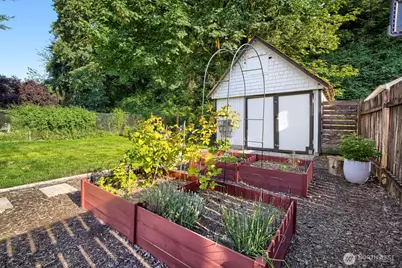 1025 S Donovan Street, Seattle, WA 98108 - Photo 23
