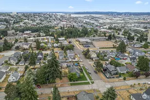 409 S 34th St, Tacoma, WA 98418 - Photo 7