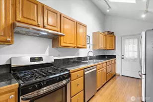 16917 SE 38th Pl, Bellevue, WA 98008 - Photo 11