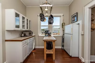 233 E 9th St, Port Angeles, WA 98362 - Photo 11