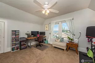 233 E 9th St, Port Angeles, WA 98362 - Photo 29
