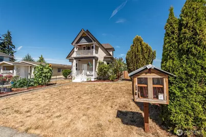 233 E 9th St, Port Angeles, WA 98362 - Photo 1