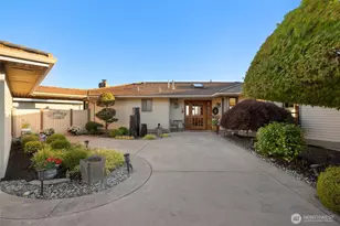 13705 68th Ave W, Edmonds, WA 98026 - Photo 3