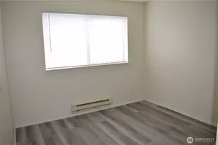 929 N 105th St, Seattle, WA 98133 - Photo 7