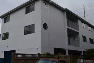 929 N 105th St, Seattle, WA 98133 - Photo 1
