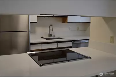 929 N 105th Street #B, Seattle, WA 98133 - Photo 5