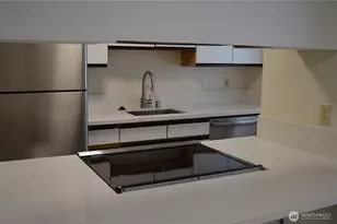 929 N 105th St, Seattle, WA 98133 - Photo 5