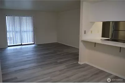 929 N 105th Street #B, Seattle, WA 98133 - Photo 3