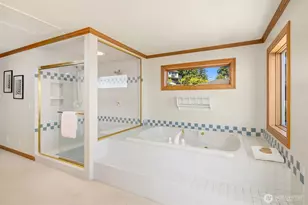 8203 NE Juanita Dr, Kirkland, WA 98033 - Photo 23