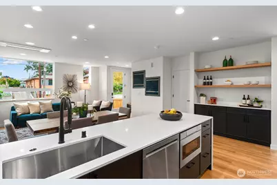 4122 Burke Avenue N, Seattle, WA 98103 - Photo 9