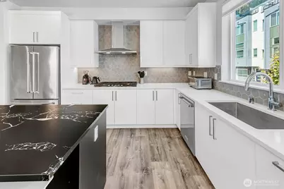 8911 NE 173rd Place #B, Bothell, WA 98011 - Photo 5