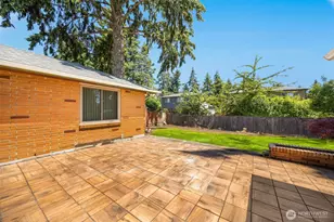 24608 Marine View Dr S, Des Moines, WA 98198 - Photo 17
