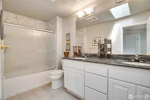 12865 SE 47th Pl, Bellevue, WA 98006 - Photo 23