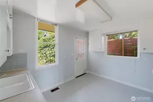 2316 N 28th St, Tacoma, WA 98403 - Photo 9