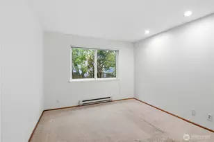 4811 Phinney Ave N, Seattle, WA 98103 - Photo 13