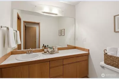 4811 Phinney Avenue N #101, Seattle, WA 98103 - Photo 17