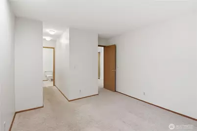4811 Phinney Avenue N #101, Seattle, WA 98103 - Photo 15