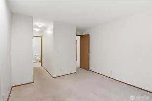 4811 Phinney Ave N, Seattle, WA 98103 - Photo 15