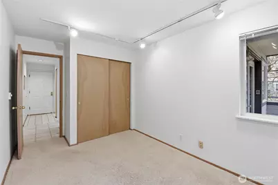 4811 Phinney Avenue N #101, Seattle, WA 98103 - Photo 21