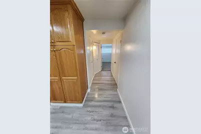 8810 NE 187th Street, Bothell, WA 98011 - Photo 11