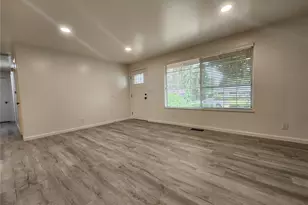 8810 NE 187th St, Bothell, WA 98011 - Photo 15