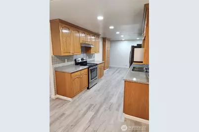 8810 NE 187th Street, Bothell, WA 98011 - Photo 9