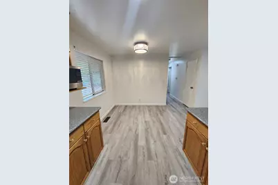 8810 NE 187th Street, Bothell, WA 98011 - Photo 13