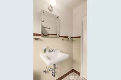 1516 E Republican Street #3, Seattle, WA 98112 - Photo 25