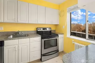 1800 Taylor Ave N, Seattle, WA 98109 - Photo 11