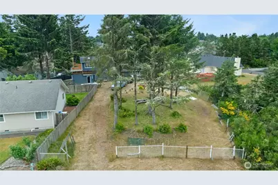 609 Blue Wing Loop SE, Ocean Shores, WA 98569 - Photo 5
