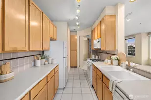 1900 Alaskan Wy, Seattle, WA 98101 - Photo 17