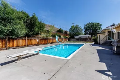 801 Tulip Street, Coulee Dam, WA 99116 - Photo 3
