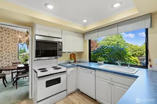 4400 157th Ave SE, Bellevue, WA 98006 - Photo 9
