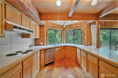 211 Laverne Drive, Kalama, WA 98625 - Photo 11