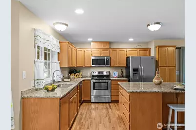 18319 Driftwood Drive E, Lake Tapps, WA 98391 - Photo 19