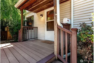 8447 35th Avenue SW, Seattle, WA 98126 - Photo 3