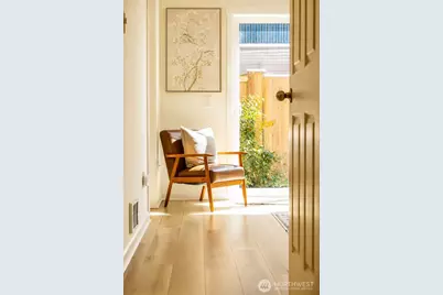 3425 21st Avenue W #A, Seattle, WA 98199 - Photo 17