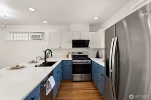 3425 21st Ave W, Seattle, WA 98199 - Photo 5