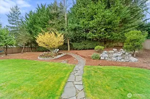 7041 Eagle Lake Dr SE, Snoqualmie, WA 98065 - Photo 27