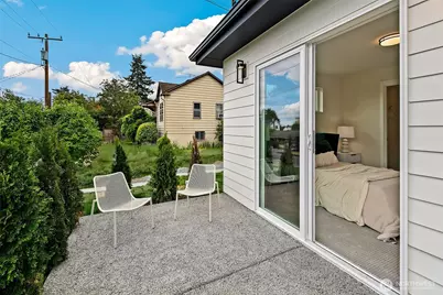 9815 Linden Avenue N, Seattle, WA 98103 - Photo 21
