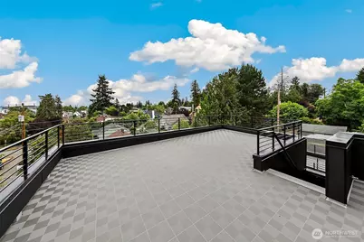 9815 Linden Avenue N, Seattle, WA 98103 - Photo 19