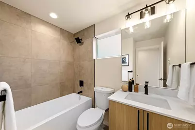 9815 Linden Avenue N, Seattle, WA 98103 - Photo 13