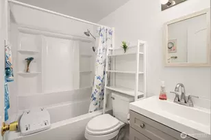 12415 NE 112th St, Kirkland, WA 98033 - Photo 17